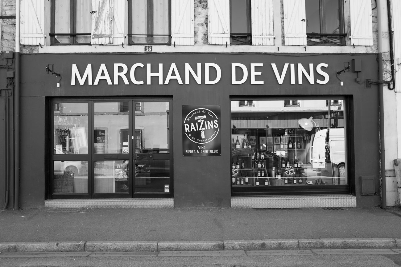 What Does Marchand De Vin Mean In English